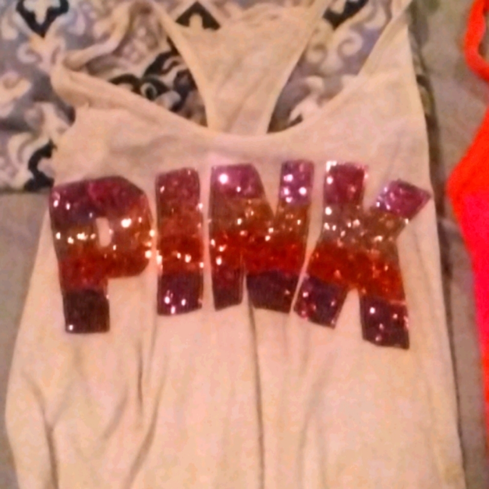 Vs Pink tank